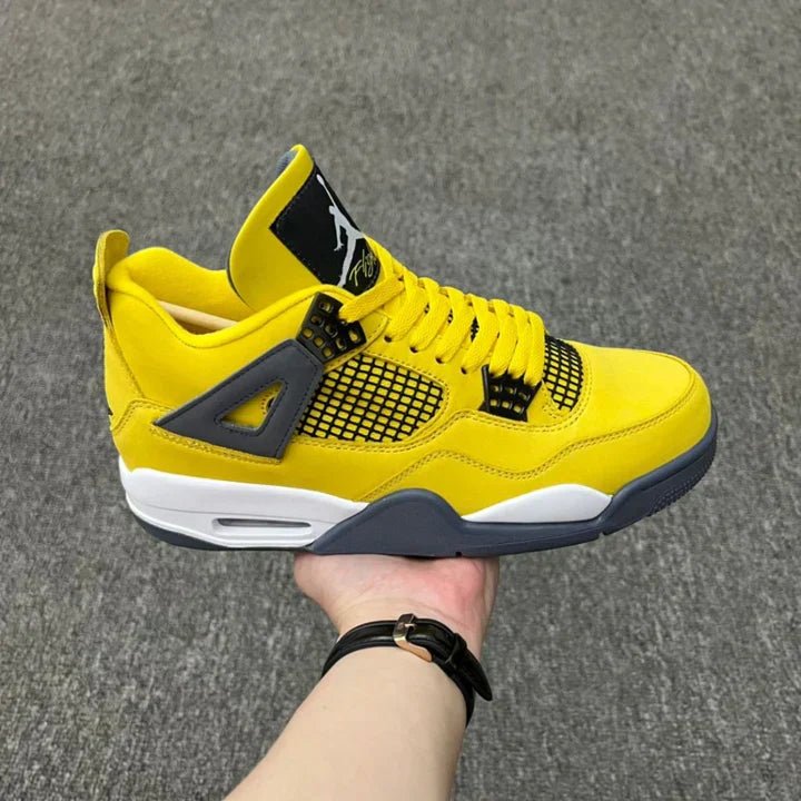 Evoluția Moștenirii: Analiza Tehnică a Air Jordan 4 Retro Lightning - ShoeResidence