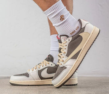 Dunks Lows - ShoeResidence