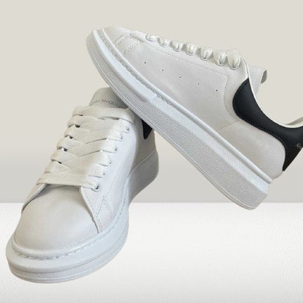 Alexander Mcqueen White [40% OFF] - ShoeResidenceAlexander Mcqueen Alb & Negru [ULTIMELE PERECHI] - ShoeResidenceAlexander McQueen, Adidași Alexander McQueen, Pantofi Alexander McQueen, Teniși Alexander McQueen, Sneakers Alexander McQueen, White Alexander McQueen, Alexander McQueen Albi, Alexander McQueen Design, Alexander McQueen Fashion, Alexander McQueen Trendsetter, Alexander McQueen Lux, Alexander McQueen Premium, Alexander McQueen Stil, adidasi mcqueen, mcqueen alb alexannder mcqueen panto