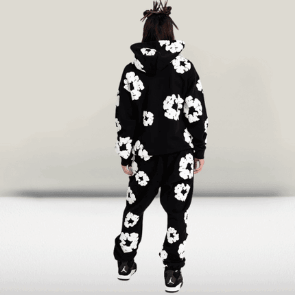 Compleu DENIM TEARS [80% Off] - ShoeResidenceFemei în Denim Tears - vedere din spateCompleuriSAer Denim TearsBlugi Denim Tears BoyfriendBlugi Denim Tears Largi9