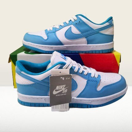 Panda Dunks - Low University - Blue [NOU] - ShoeResidencePanda Dunks - Low University - Blue [NOU] - ShoeResidenceNike Panda Dunks Low Retro University Blue Albastru Replică Romania Blue Reducere Nou Adidasi Sneakeri Teniși Pantofi Sport Original Autentic Calitate Premium Piele Sintetic Colecție Exclusivă Ediție Limitată Stil Urban Streetwear Fashion Trend Fashion Trendsetter Modă Cumpărare Online Livrare Rapidă Promoție Ofertă Disponibilitate Stoc Magazin Online Comandă Rapidă Trendsetter Chic 