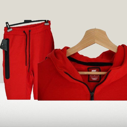 Tech Fleece Rosu Model - 2024 [Full - Set] - ShoeResidenceVedere detaliată a modelului Tech Fleece roșuNike TechScompleu Nike Tech copiicompleu Nike Tech de bărbațicompleu Nike Tech de damă7