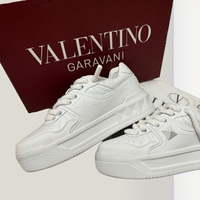Valentino Garavani Sneakers Full - White [50% OFF] - ShoeResidenceValentino Garavani Full - White [LA OFERTĂ] - ShoeResidenceVALENTINO GARAVANNI PANTOF ADIDAS CASUAL ALB NEGRU WHIITE ALB PIELE NOU DE VANZARE REDUCERE OFERTA ROPE LACES SHOES TENES SNEAKER OLX SHOERESIDENCE SHOE RESIDENCE REPLICA VALENTINO GARAVANNI PANTOFALENTINO GARAVANNI PANTOF ADIDAS CASUAL ALB NEGRU WHIITE ALB PIELE NOU DE Valentino Garavani, Pantof, Adidas, Casual, Alb, Negru, Sneakers, Incaltaminte, Sport, Fashion, Streetwe