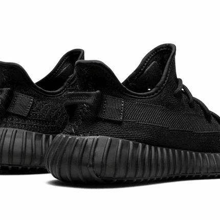 Yeezy Boost 350 Black [60% OFF - NEW] - ShoeResidenceYeezy Boost 350 Black [60% OFF - NEW]Sneaker372025 arrivals shoes350 ediție limitată exclusiv îmbrăcăminte bărbați adidași350 emblematic v2 nouă lansare original4
